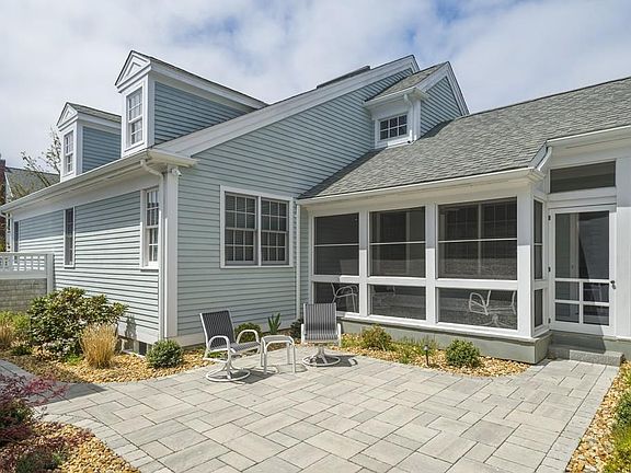 4th image of 9 Preston Sq #34