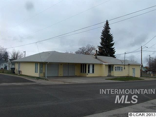 1st image of 104 S Blvd