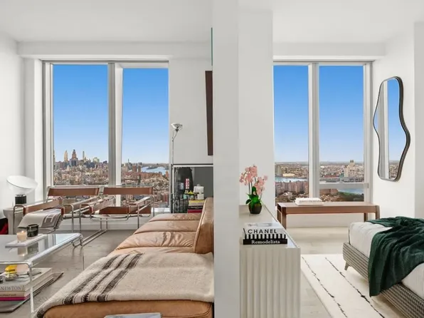 252 South St, New York, NY