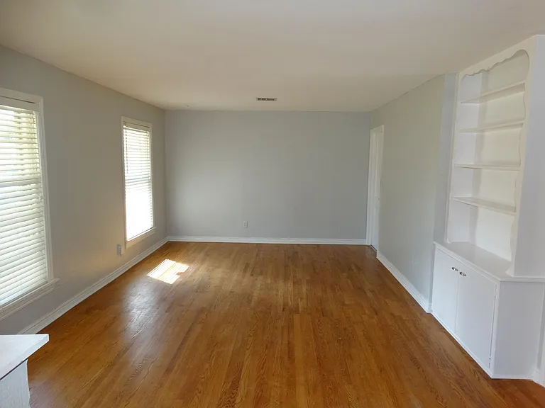 2101 Brighton Ave — Photo 4