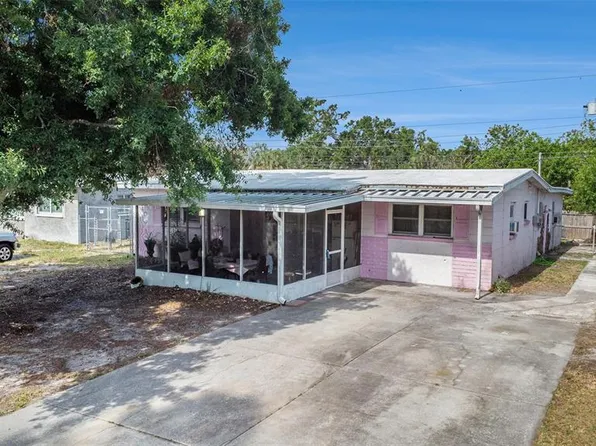 9048 94th St, Seminole, FL 33777