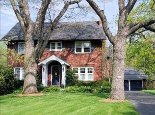 215 Washington Cir, Lake Forest, IL 60045
