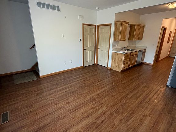 2nd image of 420 Johnston St Unit 424-1