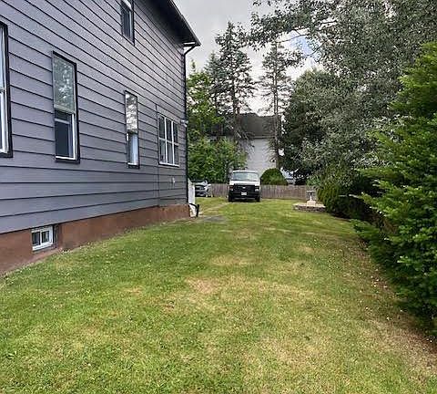 5th image of 191 McLean St