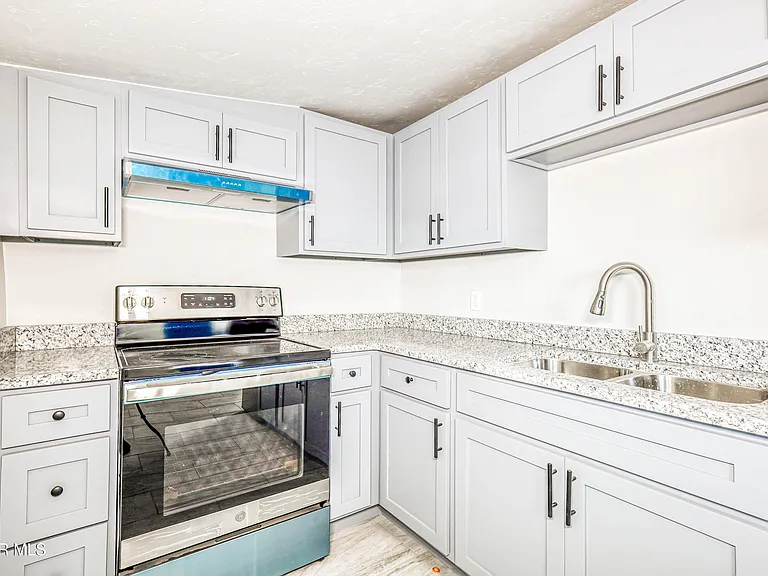 3622 Douglas Ave #5 — Photo 14