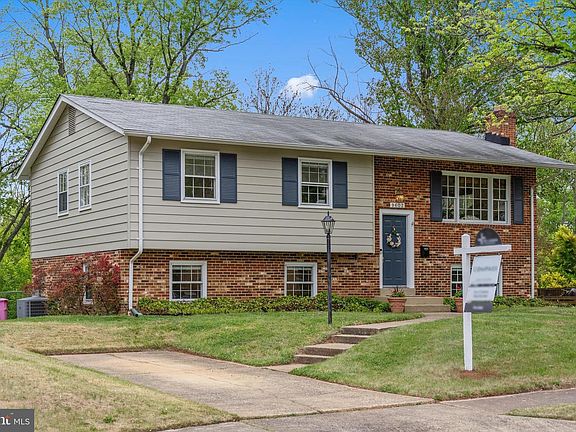3rd image of 9602 Dublin Dr