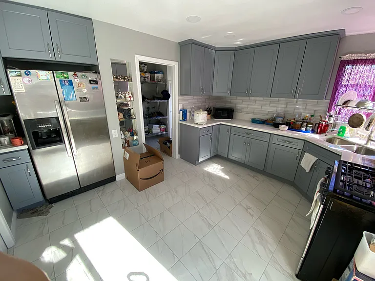 5662 Myrtle Ave — Photo 3