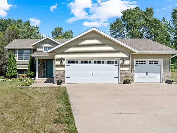2nd image of 1279 Bellflower Ln NE