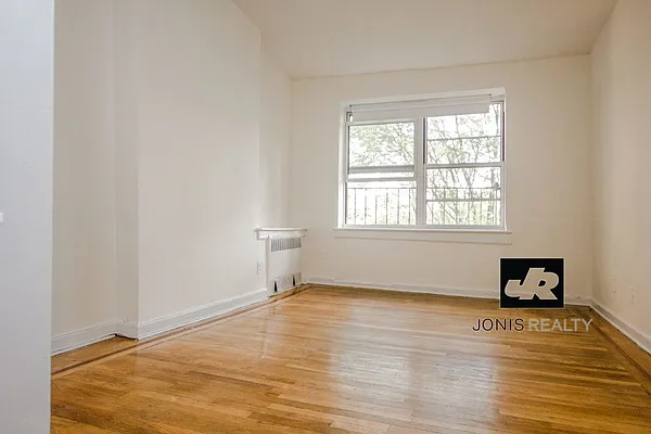 Rented by Jonis Realty | media 6