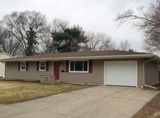2406 Kirby Dr, Elkhart, IN 46516