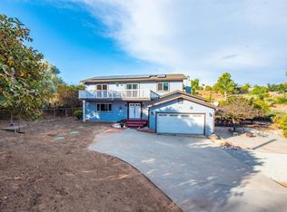824 Evergreen Ln, Vista, CA 92084