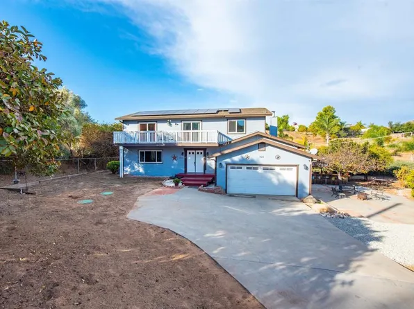 824 Evergreen Ln, Vista, CA 92084