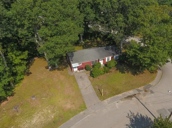 2 Robs Ln, Sharon, MA 02067