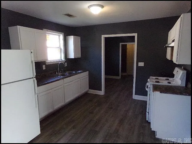 2323 S Spring St — Photo 4