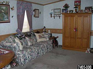 3rd image of 11 Hampshire Dr