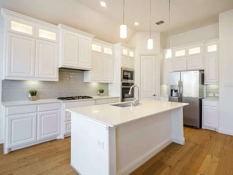 7470 Sanctuary Dr — Photo 15