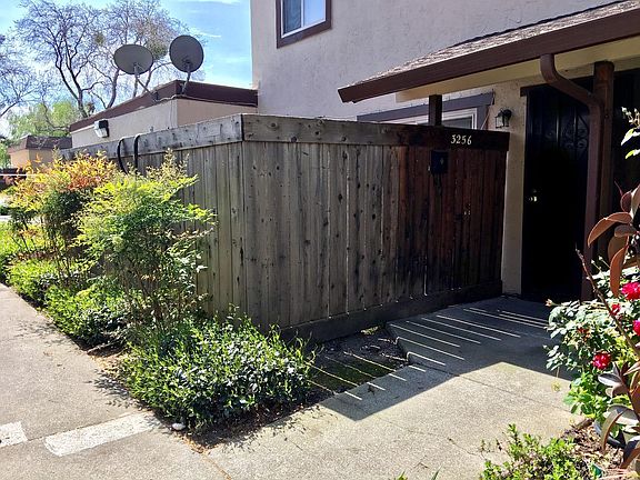 2nd image of 3256 Cropley Ave