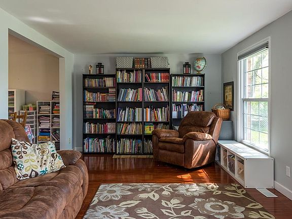 5th image of 4083 Rymark Ct