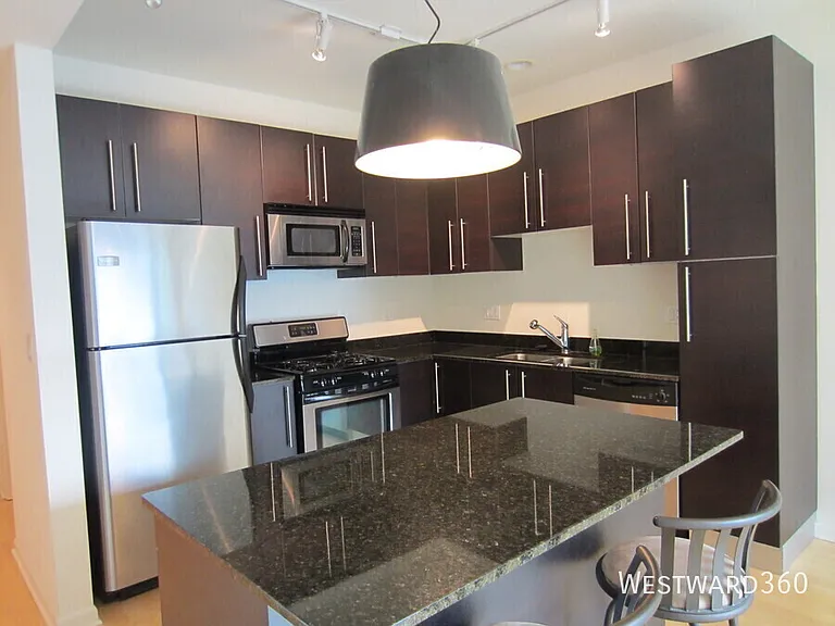 225 S Sangamon #605 — Photo 12