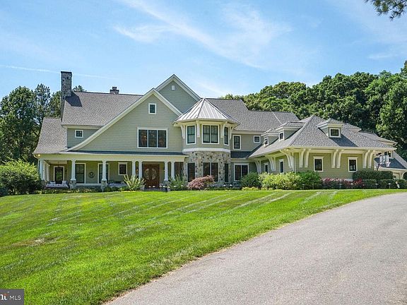2nd image of 13951 Hallowell Ct