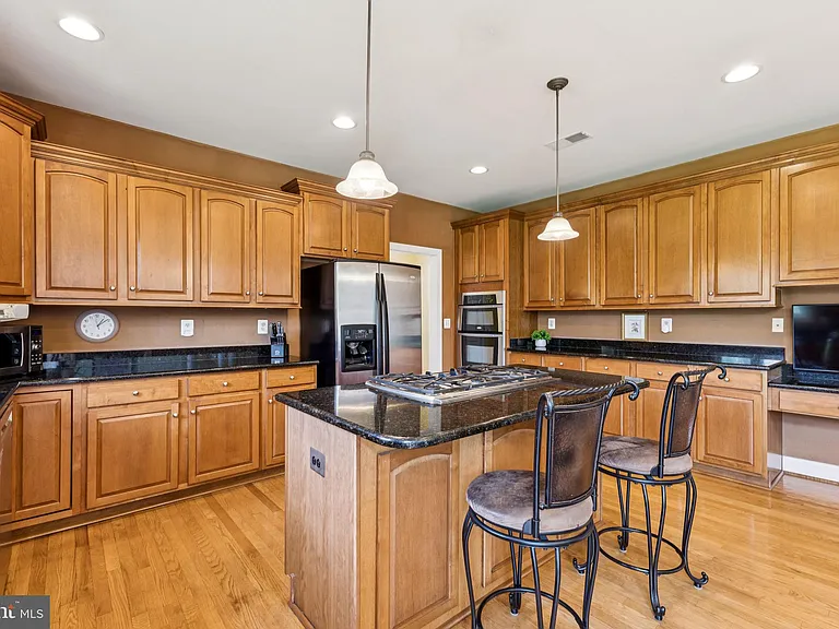 26368 Strathaven Ct — Photo 11