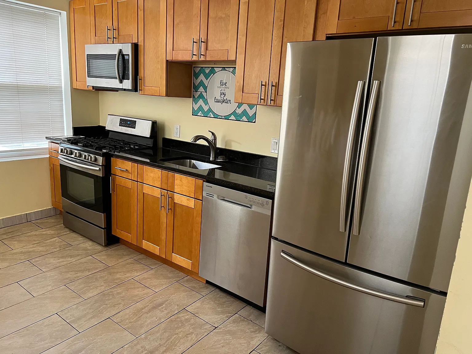 3 bed, 1376 sqft, $2,800 — Photo 4