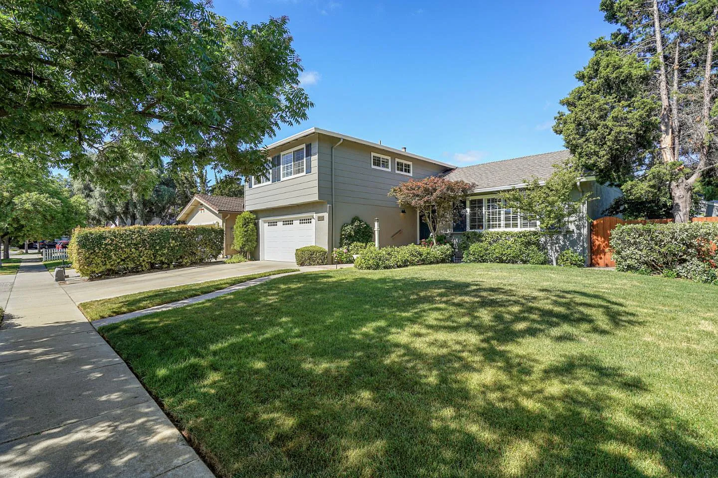 1463 Kinsport Ln photo 1