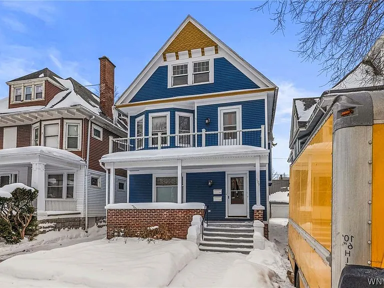 189 Hughes Ave — Photo 1