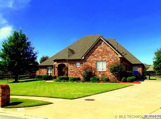 13811 E 92nd Cir N, Owasso, OK 74055