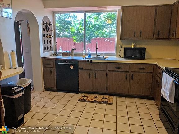 5th image of 6271 NW 13th St