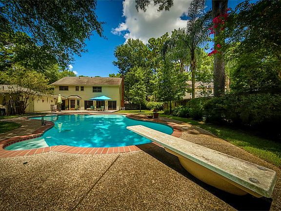 5th image of 6109 Oak Ln