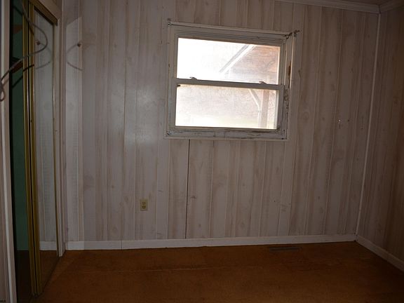 15th image of 801 Harmony Rd