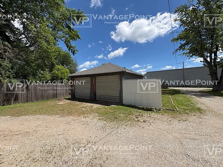 460 S Emery Ave — Photo 19