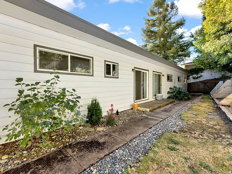 2102 NW Kelly Dr #15 — Photo 23