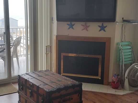 Fireplace/ Flat Screen TV