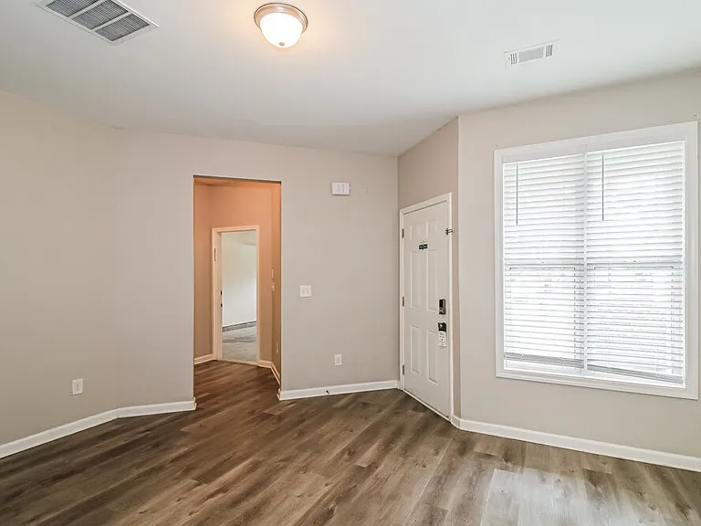 1510 Persimmon Trce — Photo 7