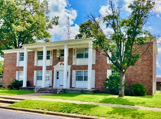 309 W Robinson St, Carmi, IL 62821