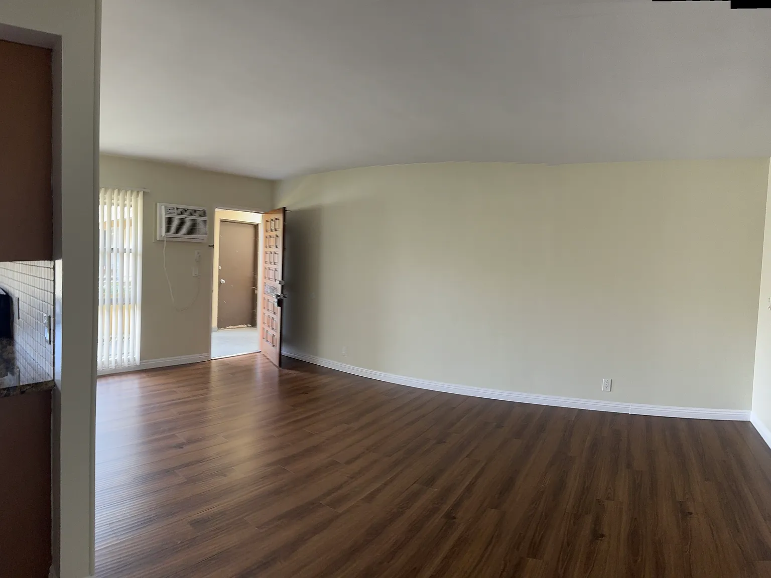 E Cedar Avenue, Burbank — Photo 3