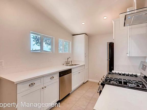 5th image of 3333 Drew St #3