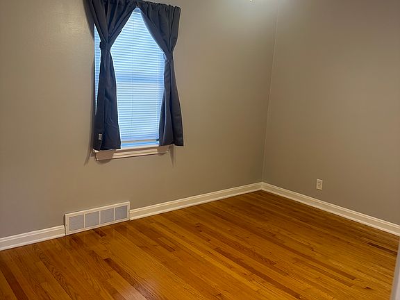 4th image of 2316 Hill Ave