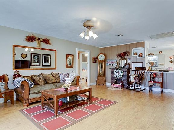 5th image of 135 18th Ave