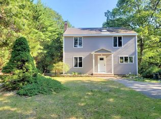 85 Bellows Terrace Rd, Hampton Bays, NY 11946