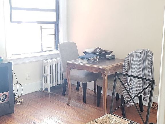 3rd image of 2724 23rd St APT 3R