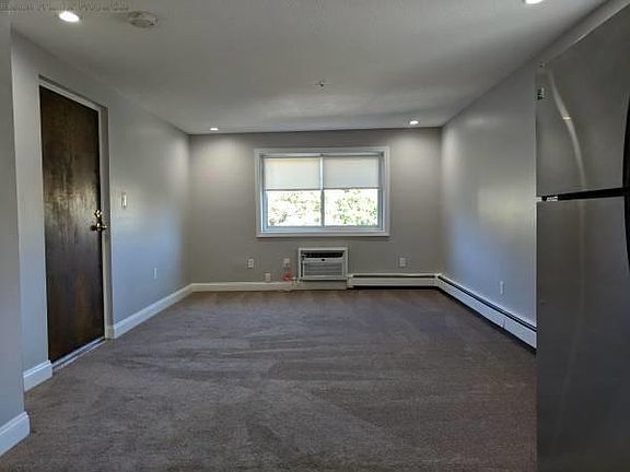 3rd image of 31 6th Ave #5A