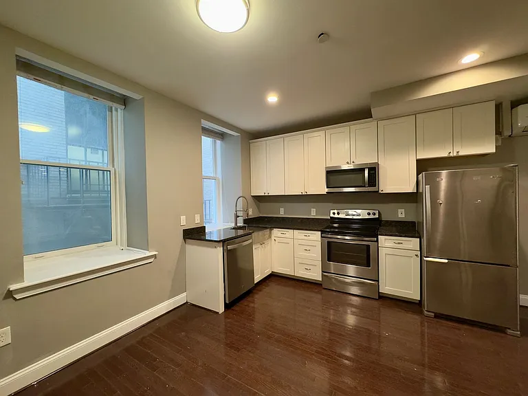 Apartment Units with In-Unit Laundry in Downtown Baltimore, MD! — Photo 20