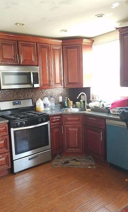 2nd image of 1319 McKinley St