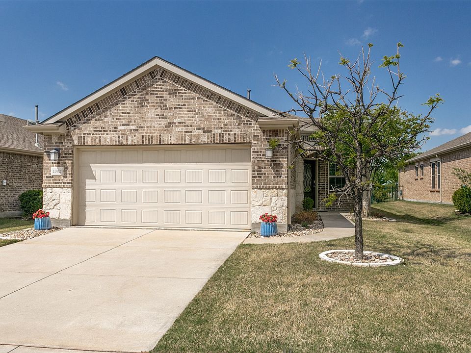 1st image of 2082 Bentwater Ln