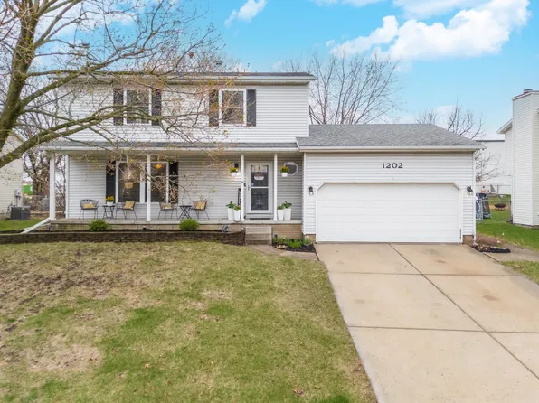 1202 Cadwell Dr, Bloomington, IL 61704