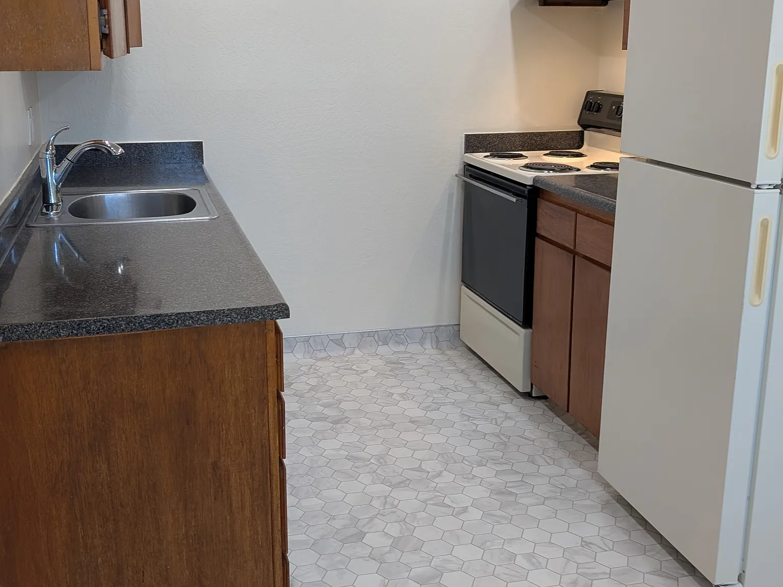 1 bed, 600 sqft, $2,400 — Photo 4