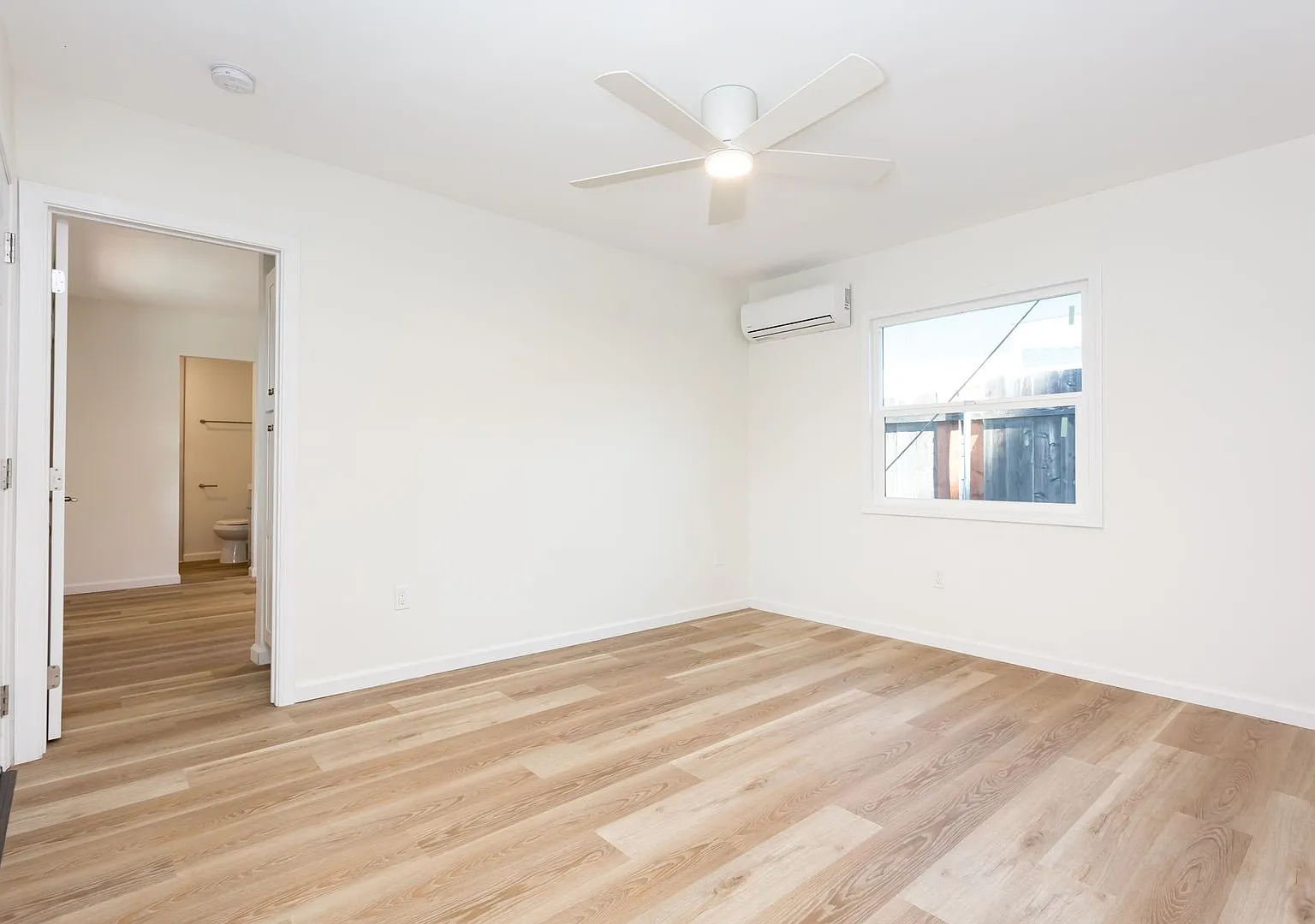 ~Price Dropped Spacious 1-Br Unit In la Mesa With W/D In Unit! — Photo 4
